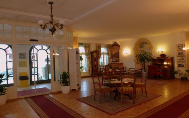 Central Continental Hotel