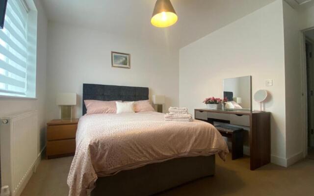 Comfy 2 bed house located at Wareham train station