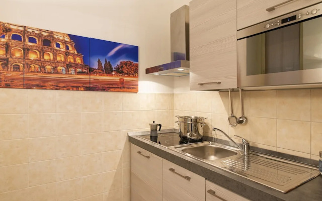 Rome Trevi Fountain Apartment