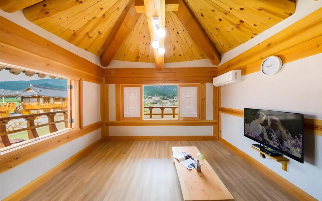 Gyeongju Yongjang Hanok Pension