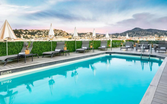 Gounod Hotel