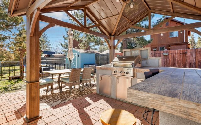 JAY Bird Landing Escape #2308