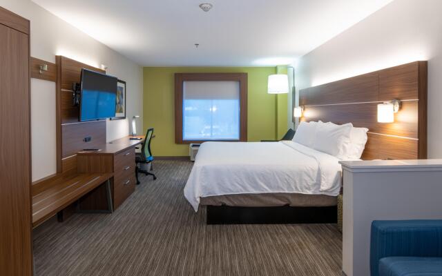 Holiday Inn Express Arlington, an IHG Hotel