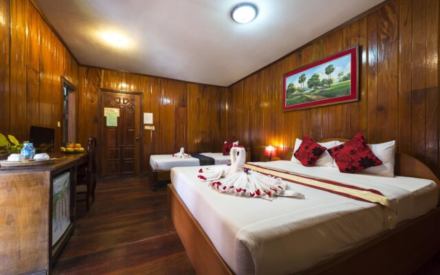 Neak Pean Hotel - Wooden House