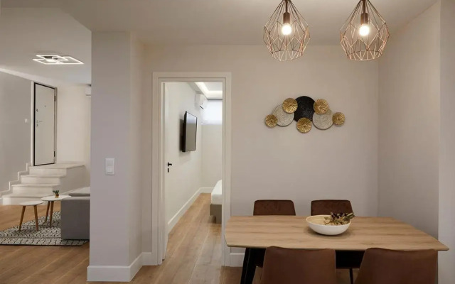 Central & Comfy apartment 2mins walking from metro