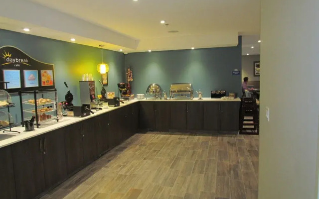 Days Inn and Suites Airdrie