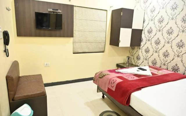 Hotel Arya