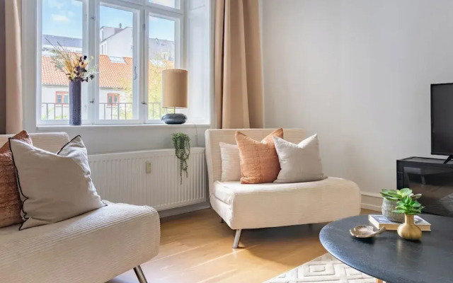 Sanders Shield - 3 Bedroom Apartment With Balcony