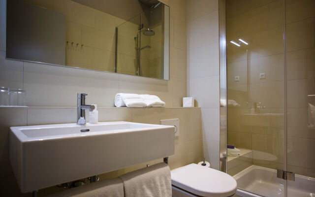 Hotel Osam