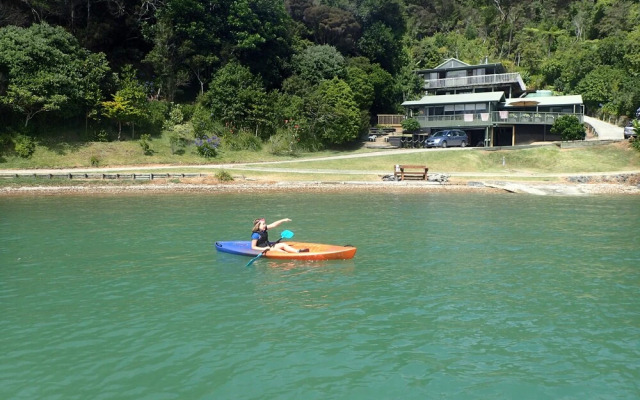 Water's Edge Holiday Homes