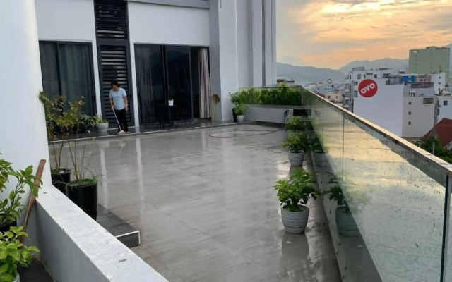 Luxury Scenia Bay Apartment with Seaview