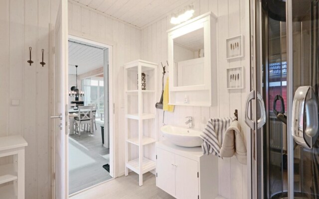 Stunning Home in Zerpenschleuse With 2 Bedrooms and Wifi