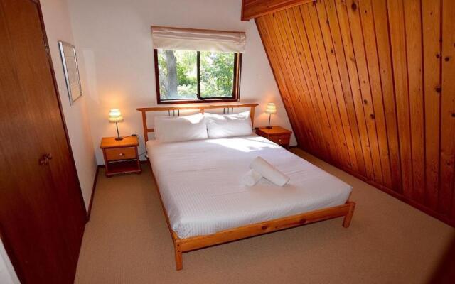 Sublime Cedar Lodge Leura