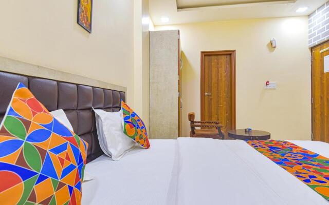 Fabhotel The Castle Homestay Inn