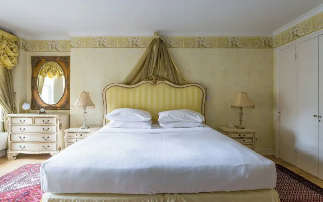 Hyde Park Gate II by Onefinestay