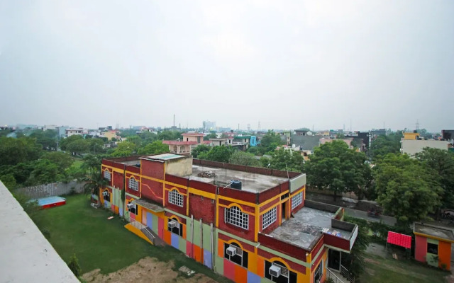 OYO 9076 Absin Hospitality 2