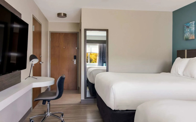 Spark by Hilton Clarion
