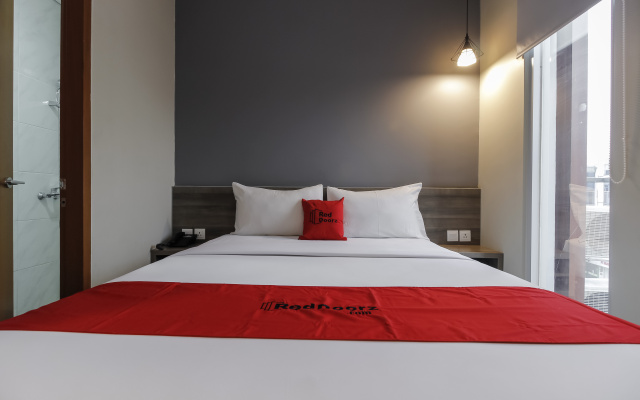 RedDoorz Plus near Tebet – Guest Rooms – Jakarta