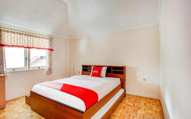 OYO 90080 Villa Lotus E06