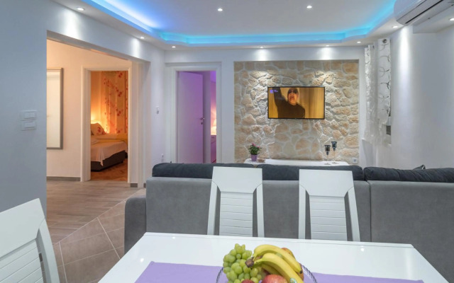 New 4* apartment "Orto" in the center of Trogir