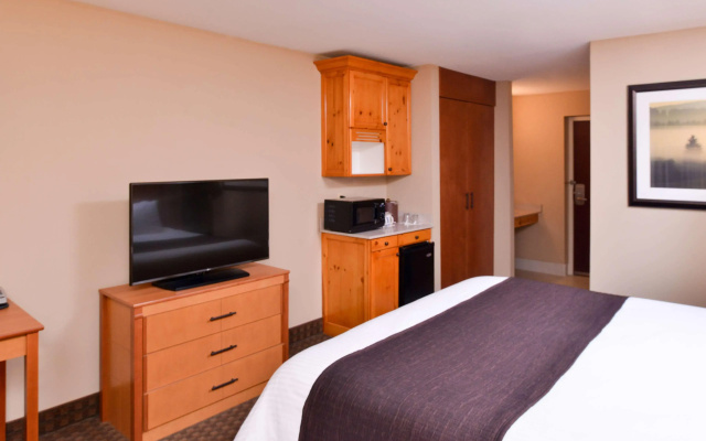Best Western Plus Olympic Inn