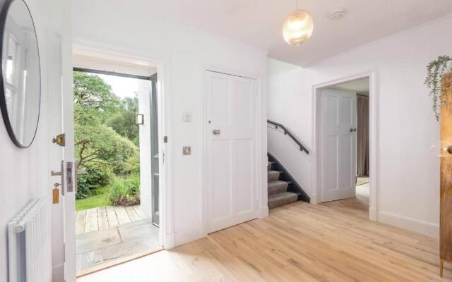 Captivating 4-bed House in Killin