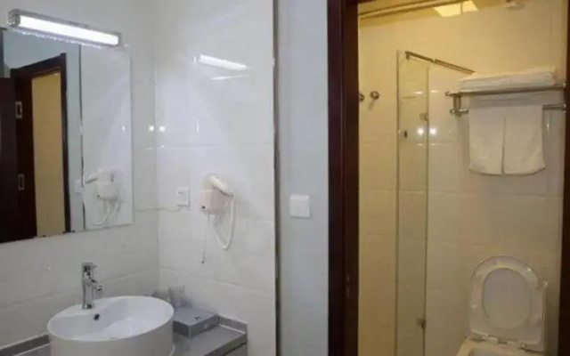 Ripple Hotel (Dalian Laodong Park Wuchang Street)