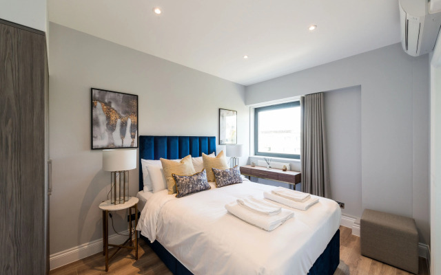 The Carlyle - Elegant Serviced Apartments