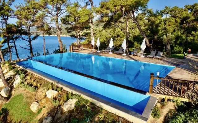 Marisstone Hotel Villa