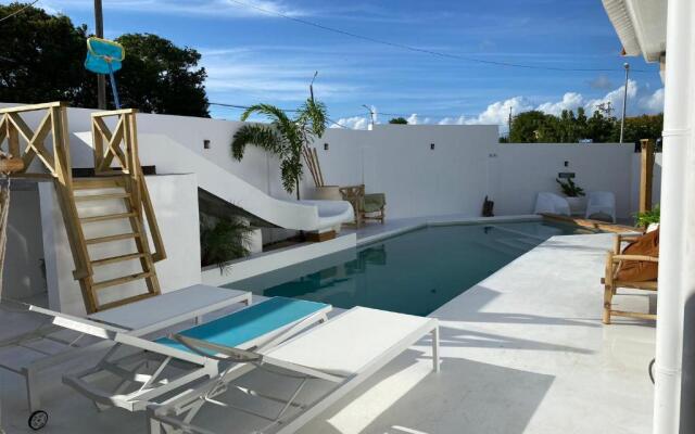 4BLESSINGSCURACAO TOP location swimming pool & nearby beaches -