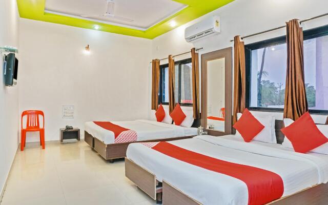 OYO 24551 Hotel Shirdi Sai Inn