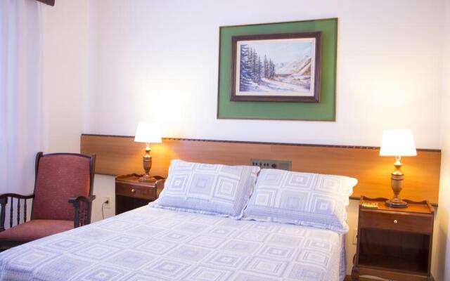 Holz Hotel