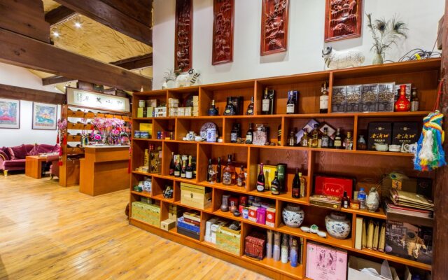 Lijiang Scenic Vacation Hotel