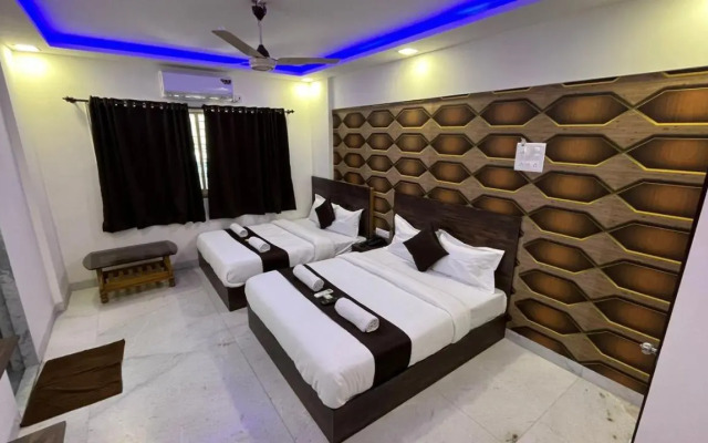 Hotel Plaza Rooms - Prabhadevi Dadar