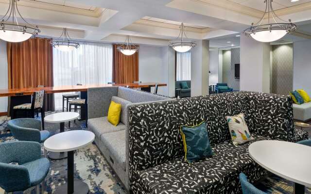 Hampton Inn & Suites Kansas City-Country Club Plaza