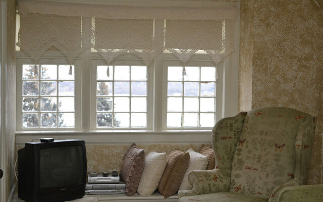 The Grand Anne Bed & Breakfast