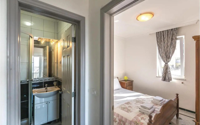 One-Bedroom Apartment Makarska with Sea View 04
