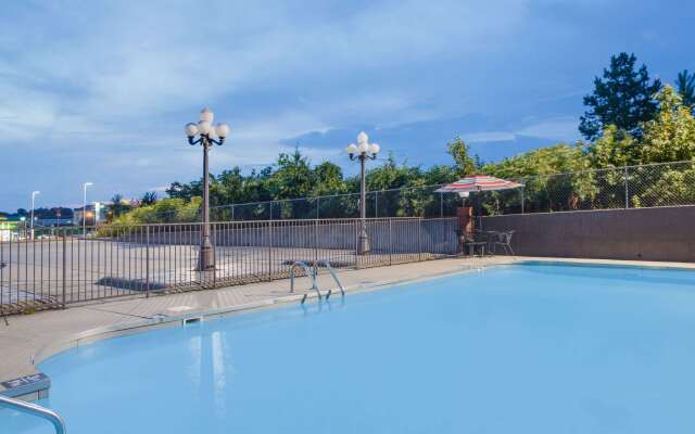 Super 8 by Wyndham Morrilton