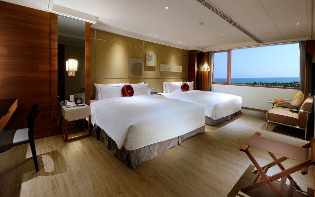 Shiny Ocean Hotel