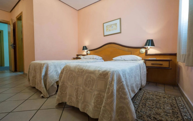 Requint Hotel