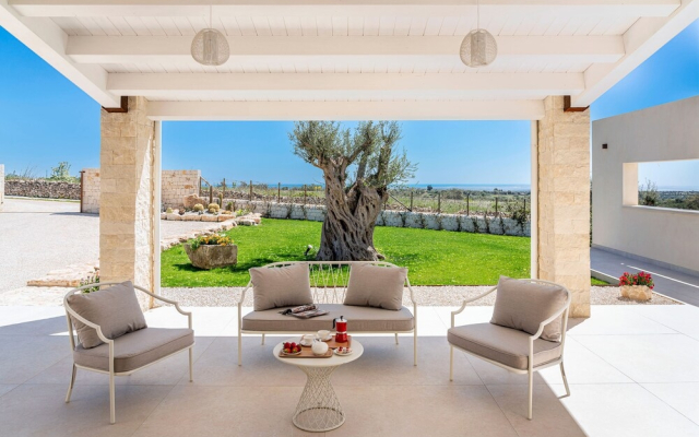 Modern Villa With Infinity Pool - By Beahost Rentals