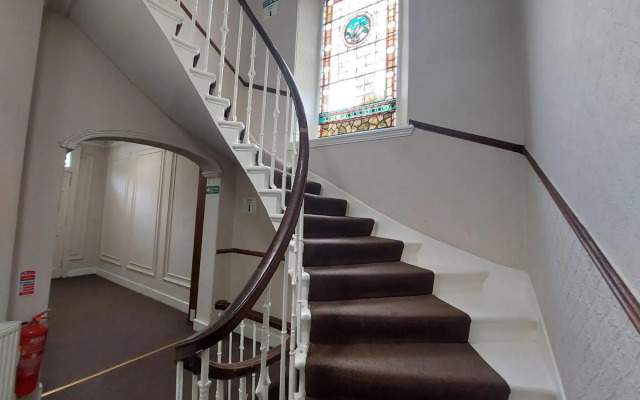 Edinburgh House Hotel