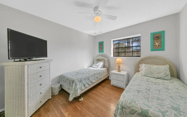 Golf Course 93d 3 Bedroom Condo by Redawning