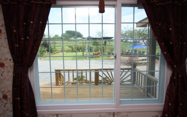 Taean Aloenara Pension