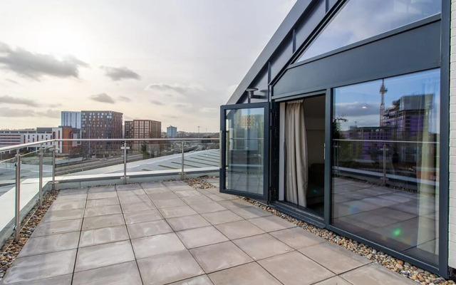 33 Parkside Coventry by Payman Club