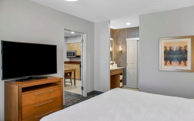 Homewood Suites by Hilton Winnipeg Airport-Polo Park, MB