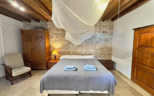 Cyprus Villages Hotel & Restaurant - Central Location - Bed & Breakfast - With Access To Pool And Stunning Views