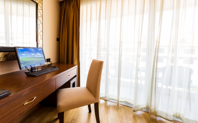 Nova Gold Hotel (SHA Extra Plus)