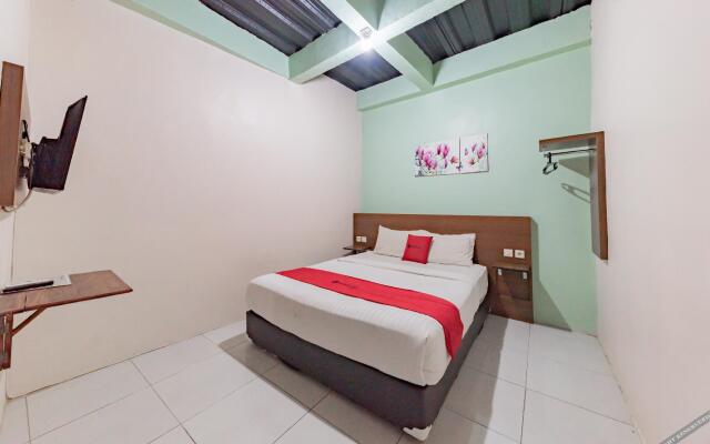 RedDoorz near UNSIKA University Karawang