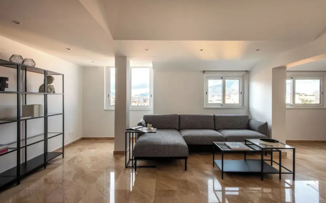 Ruggero City View Apartment by Wonderful Italy